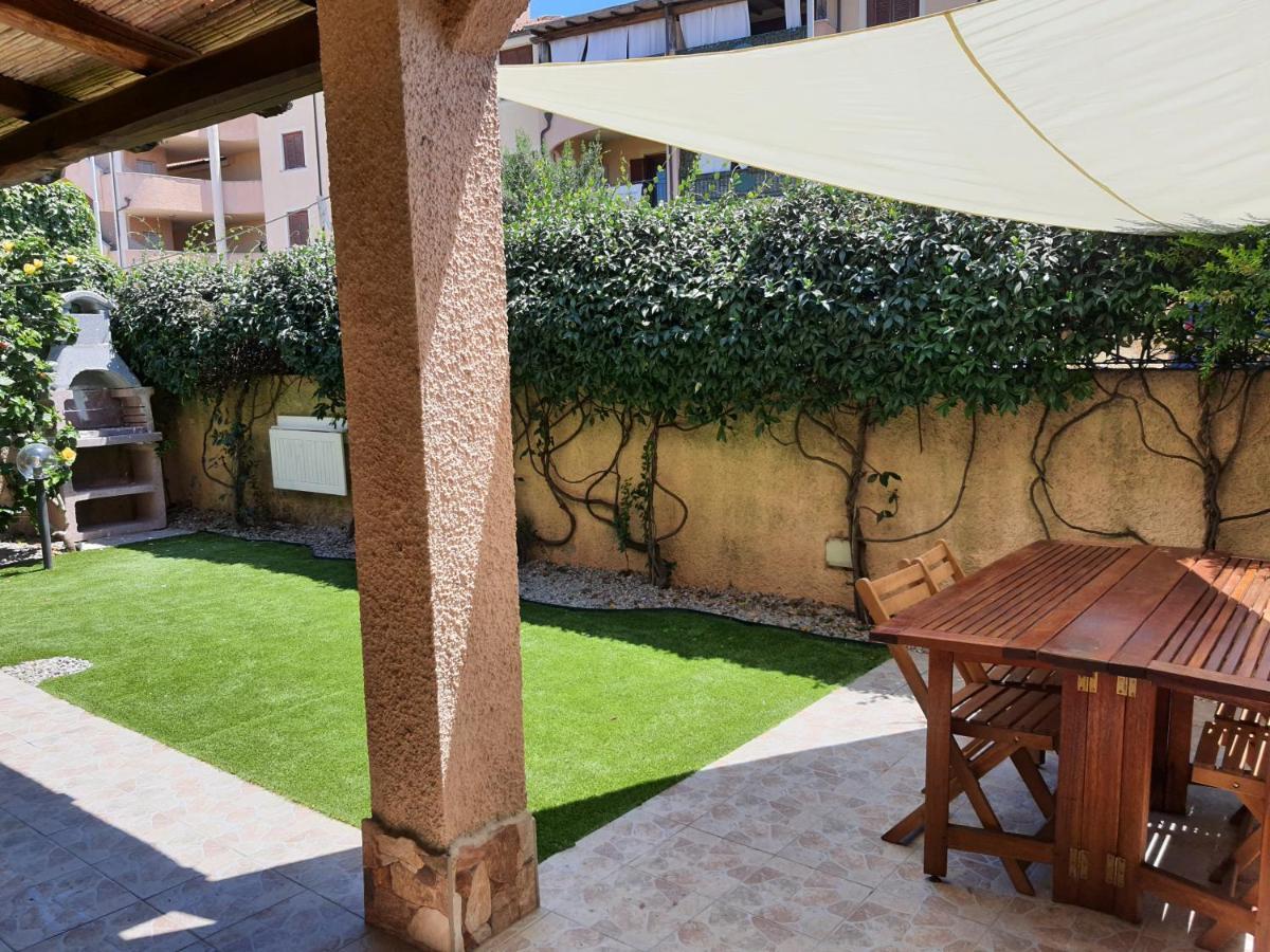 Casa Azzurra Olbia Mare Apartment ภายนอก รูปภาพ