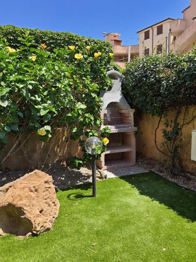 Casa Azzurra Olbia Mare Apartment ภายนอก รูปภาพ
