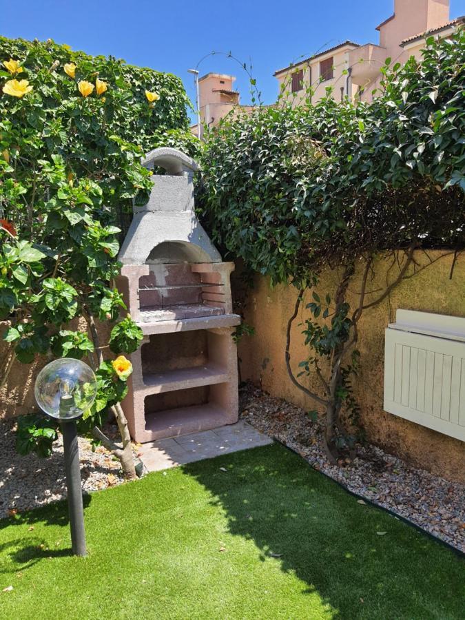 Casa Azzurra Olbia Mare Apartment ภายนอก รูปภาพ